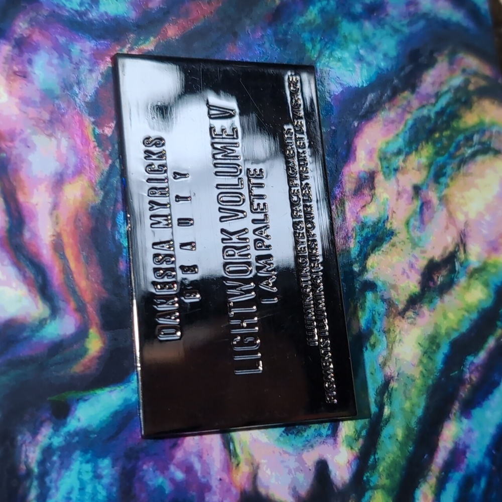 Danessa Myricks Beauty Lightwork Volume VI Am Palette - Picture 9 of 10